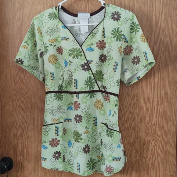 Scrub top